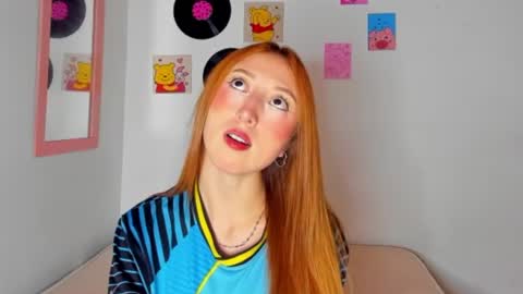 Snapshot of sophie_collins13 chatting on 07-14-26, 06:40 Sophie online show from 07-14-26, 06:40