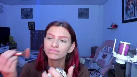 Snapshot of sophie_dolly_ chatting on 06-02-26, 04:14 sophie doll online show from 06-02-26, 04:14