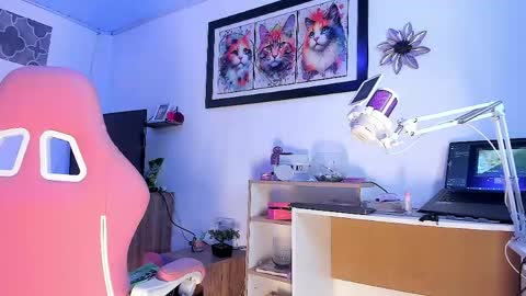 Snapshot of sophie_dolly_ chatting on 06-08-26, 03:07 sophie doll online show from 06-08-26, 03:07