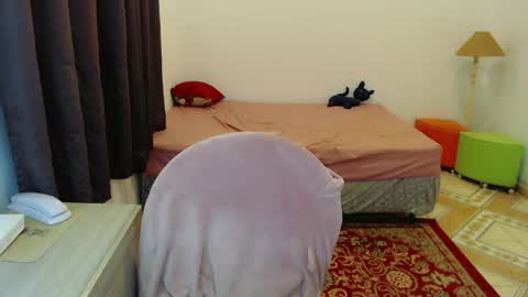 Snapshot of sophie_fantasy_hot chatting on 05-12-26, 05:32 Sophie Fantasys online show from 05-12-26, 05:32