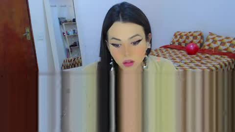 Snapshot of sophie_fantasy_hot chatting on 05-18-26, 07:31 Sophie Fantasys online show from 05-18-26, 07:31