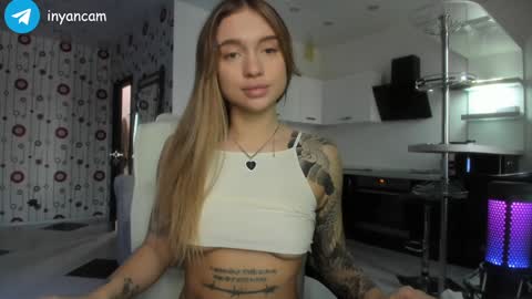 Snapshot of sophie_in chatting on 12-05-24, 08:11 Sonya online show from 12-05-24, 08:11