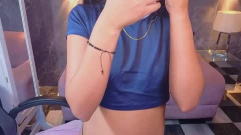 Snapshot of sophie_jones_b chatting on 04-21-26, 12:44 sophie_jones_b online show from 04-21-26, 12:44