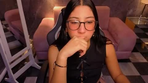 Snapshot of sophie_jones_b chatting on 05-02-26, 12:32 sophie_jones_b online show from 05-02-26, 12:32