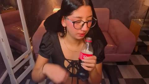 Snapshot of sophie_jones_b chatting on 05-07-26, 01:38 sophie_jones_b online show from 05-07-26, 01:38