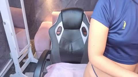 Snapshot of sophie_jones_b chatting on 05-26-26, 12:45 sophie_jones_b online show from 05-26-26, 12:45