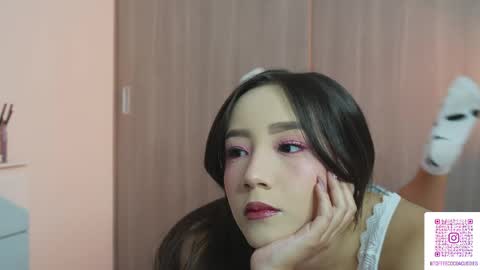 Sophie or Sof online show from 04-12-26, 12:26