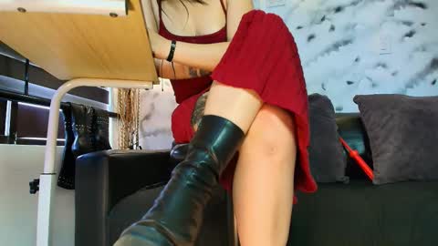 Snapshot of sophie_littles chatting on 02-07-26, 01:26 Sophie online show from 02-07-26, 01:26