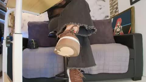 Snapshot of sophie_littles chatting on 02-28-26, 01:45 Sophie online show from 02-28-26, 01:45