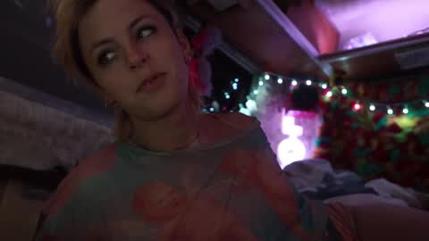 Snapshot of sophie_lovely chatting on 02-17-25, 06:20 derpy derpington online show from 02-17-25, 06:20