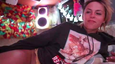 Snapshot of sophie_lovely chatting on 02-28-25, 05:26 derpy derpington online show from 02-28-25, 05:26