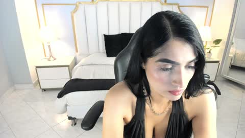 Snapshot of sophie_nolie chatting on 03-27-26, 11:54 Sophi online show from 03-27-26, 11:54