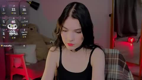 sophie_nomenal_ online show from 10-09-25, 08:29
