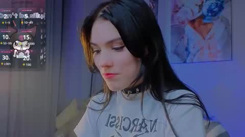 sophie_nomenal_ online show from 11-04-25, 01:54