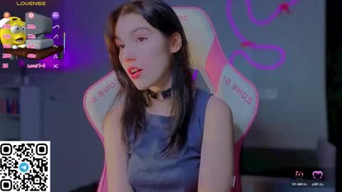 sophie_nomenal_ online show from 02-25-26, 07:45