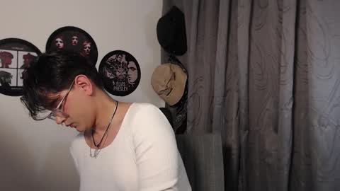 sophie_ross1 online show from 12-05-25, 12:30