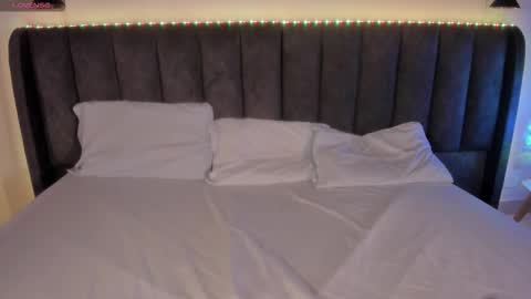 sophie_smith19 online show from 12-19-25, 02:57