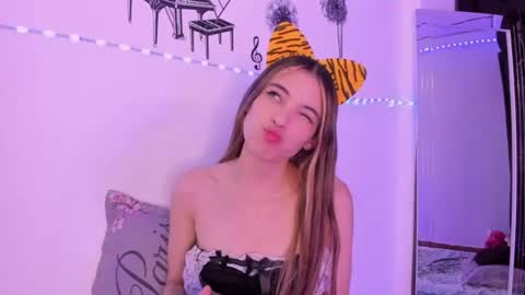 Snapshot of sophie_vega1 chatting on 07-17-26, 03:02 Sophie online show from 07-17-26, 03:02