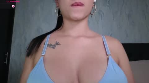 Snapshot of sophie_x1 chatting on 06-20-26, 01:30 Sophie online show from 06-20-26, 01:30