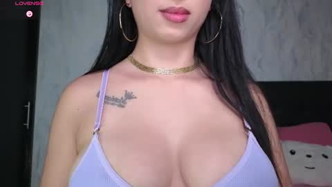 Snapshot of sophie_x1 chatting on 07-17-26, 01:23 Sophie online show from 07-17-26, 01:23