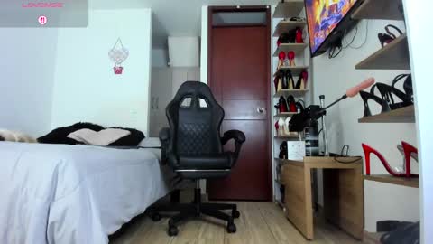 sophiebaker__ online show from 06-05-26, 03:13