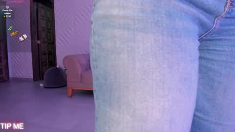 Snapshot of sophiebarnett_ chatting on 04-20-26, 12:35 Sophie online show from 04-20-26, 12:35