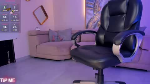 Snapshot of sophiebarnett_ chatting on 04-25-26, 12:24 Sophie online show from 04-25-26, 12:24