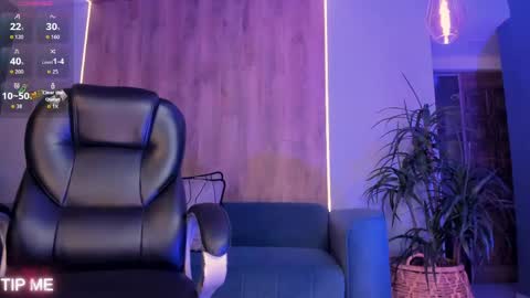 Snapshot of sophiebarnett_ chatting on 05-08-26, 01:33 Sophie online show from 05-08-26, 01:33