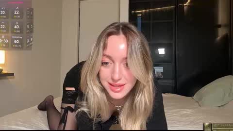 sophiebelll online show from 11-24-25, 01:44