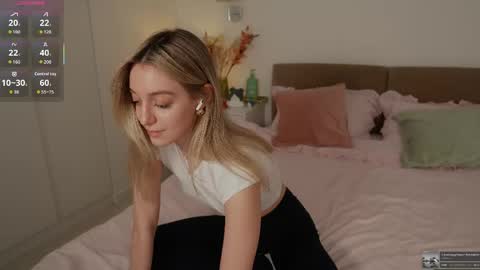 sophiebelll online show from 04-09-26, 10:53