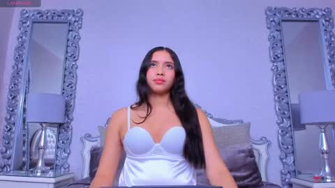 Snapshot of sophiebellucci chatting on 02-09-25, 04:25 sophiebellucci online show from 02-09-25, 04:25