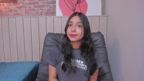 Sophie online show from 01-06-25, 03:40