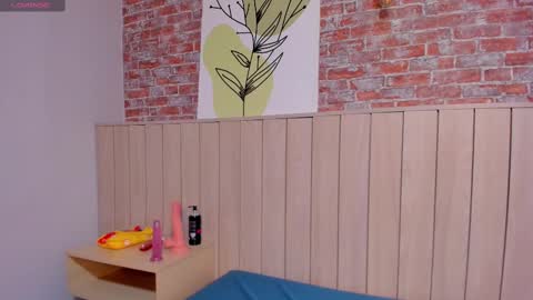 Sophie online show from 03-08-25, 03:02