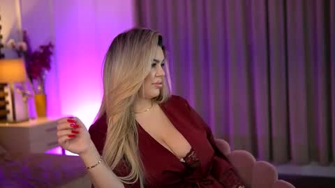 Sophie online show from 12-15-25, 06:17