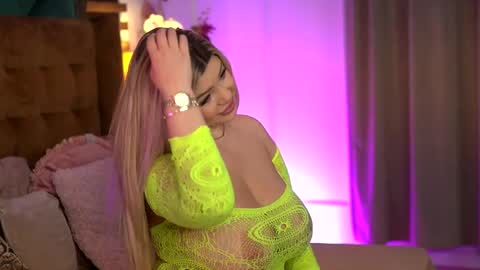 Sophie online show from 05-15-26, 05:47