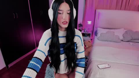 Snapshot of sophiecornett chatting on 12-03-24, 02:14    online show from 12-03-24, 02:14