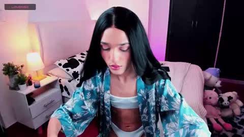 Snapshot of sophiecornett chatting on 02-09-25, 01:35    online show from 02-09-25, 01:35