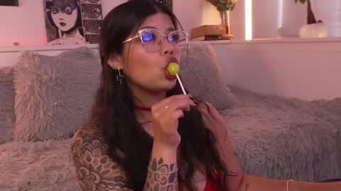 Sophiee  online show from 04-01-26, 06:38