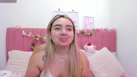 sophiee rosee online show from 05-18-26, 08:25