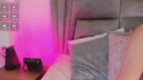 Snapshot of sophiee_smith chatting on 04-27-26, 11:19 Sophie online show from 04-27-26, 11:19