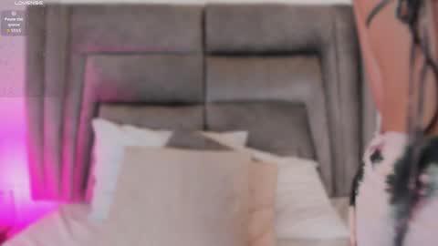 Snapshot of sophiee_smith chatting on 05-16-26, 11:20 Sophie online show from 05-16-26, 11:20