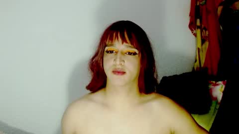 Snapshot of sophiehillsxo chatting on 01-05-25, 12:20 sophiehillsxo online show from 01-05-25, 12:20