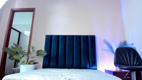 Sophie Johns online show from 01-17-26, 06:33