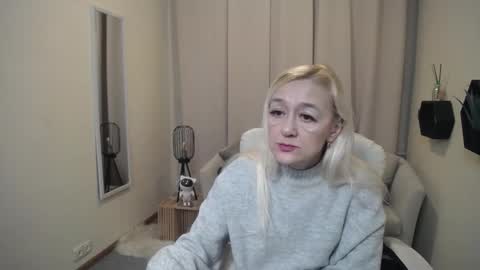 sophiekittyy online show from 02-12-26, 07:47
