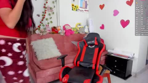 Snapshot of sophielamour chatting on 11-16-25, 02:39 Sophie LAmour online show from 11-16-25, 02:39