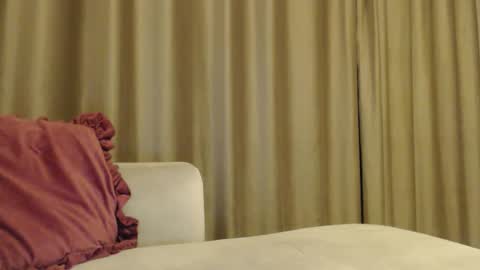 Snapshot of sophieluxe chatting on 04-27-26, 10:30 sophieluxe online show from 04-27-26, 10:30