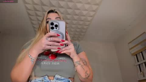Snapshot of sophiepalmerx chatting on 05-24-26, 11:59 Sophie Palmer online show from 05-24-26, 11:59