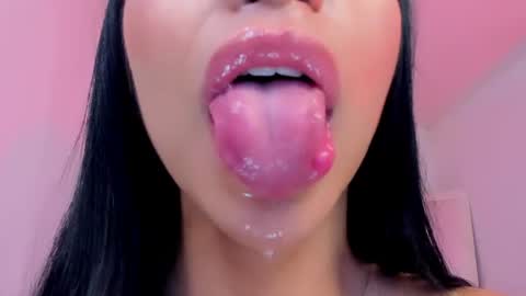 Snapshot of sophierooy chatting on 07-12-26, 12:23 sophierooy online show from 07-12-26, 12:23