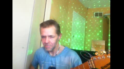 Snapshot of sophiestar12 chatting on 12-14-24, 04:01 Sophiestar online show from 12-14-24, 04:01