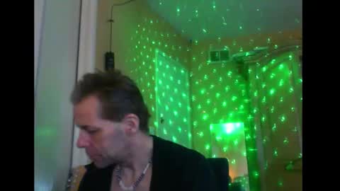 Snapshot of sophiestar12 chatting on 12-20-24, 12:16 Sophiestar online show from 12-20-24, 12:16